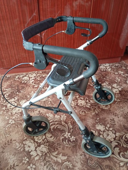 Продам ходунки в хорошому стані нові