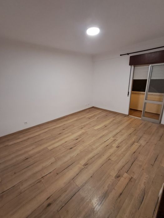 Vende-se apartamento T1 / Águas Livres