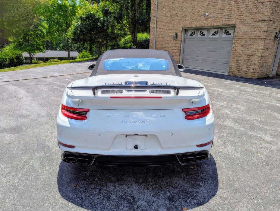 Porsche 911 Turbo S      2019