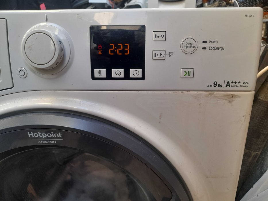 maquina de roupa  Ariston lava 9 quilos 1200 rpm impecavel