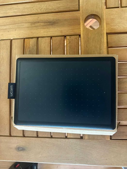 Mesa Digitalizadora One by Wacom Medium (CTL-672) – Completa em Caixa