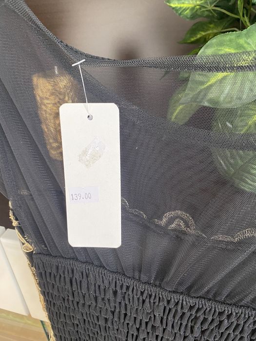 Czarno-złota sukienka