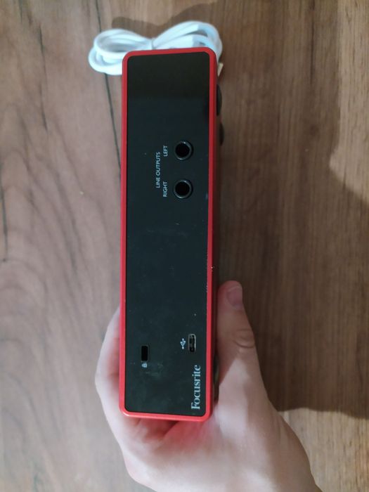 Звукова карта Focusrite 2i2 3rd gen