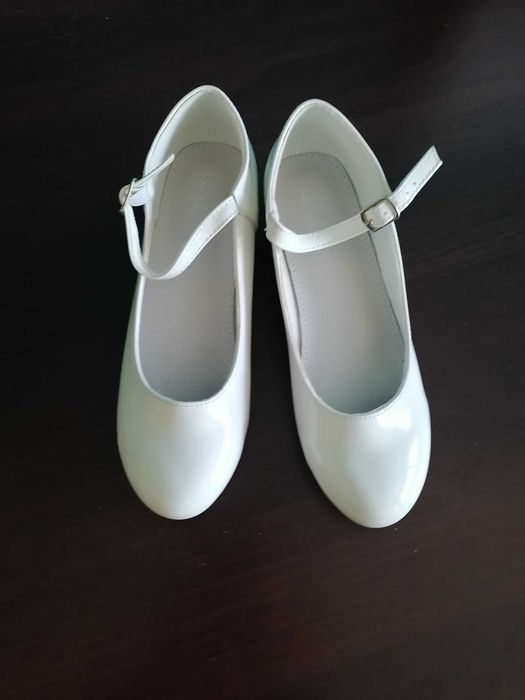 Buty baleriny na komunię białe na opcasie rozmiar 34