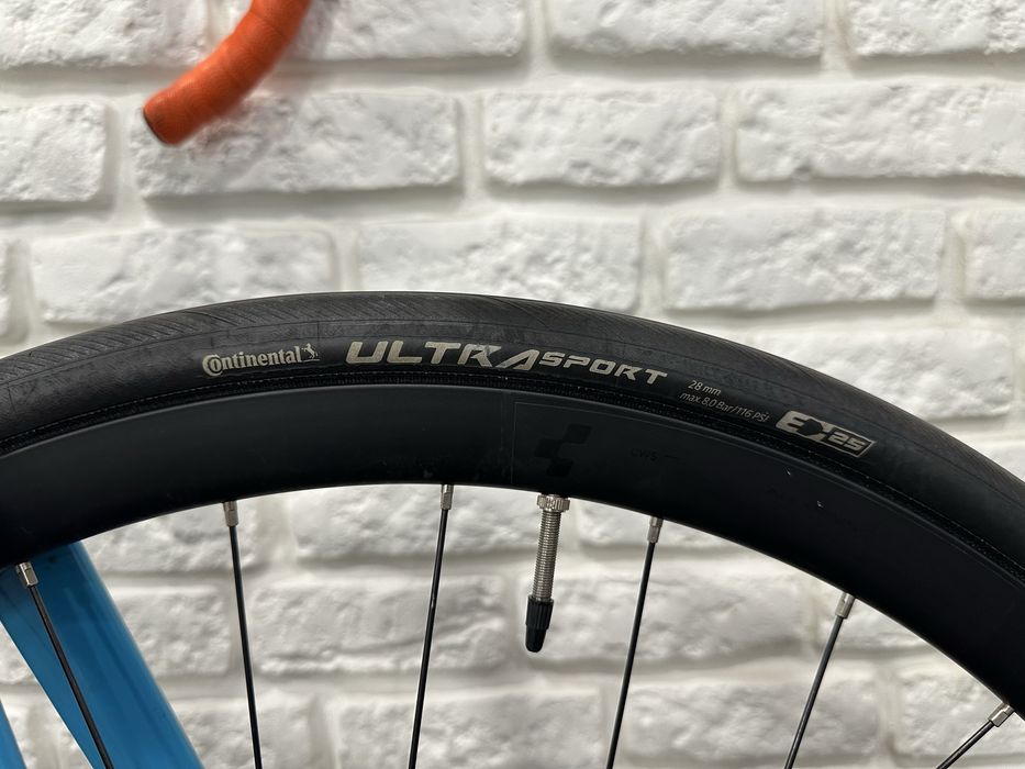 Rower szosowy Cube Attain Race