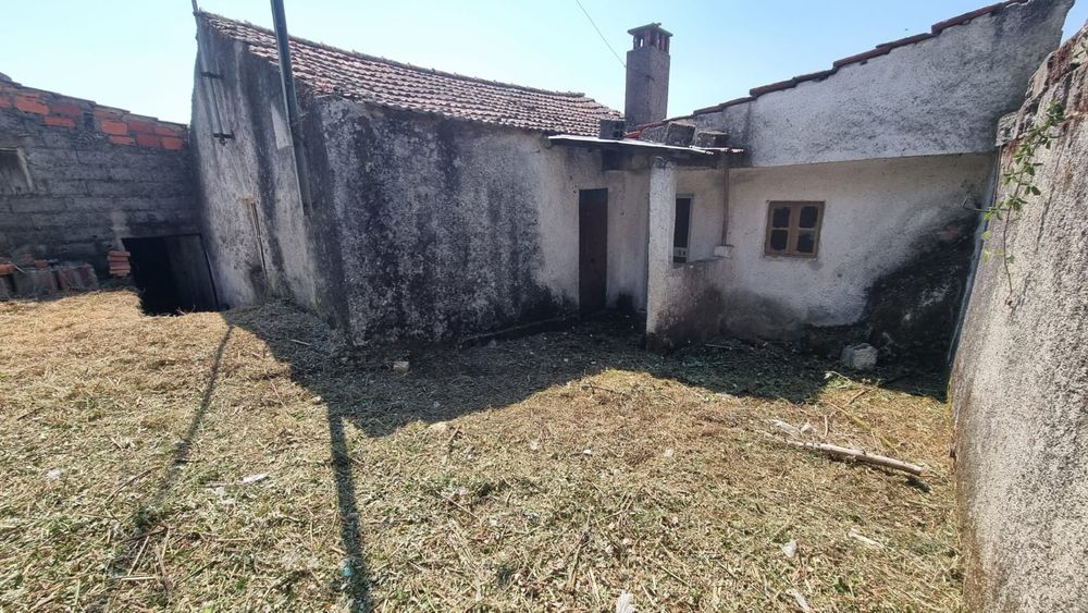Casa a restaurar freguesia e da Guarda alfarazes