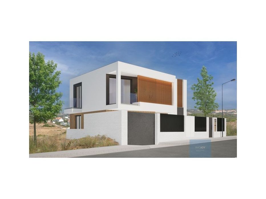 Moradia T4 Chave na Mão a Construir em Trajouce