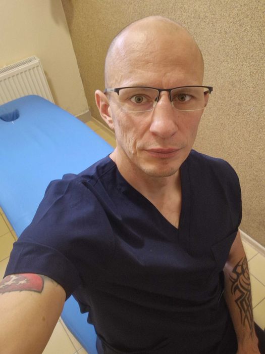 Oferuję masaż klasyczny w spokojnej komfortowej atmosferze.Masaż wykonywany na profesionalnym łóżku do masażu.