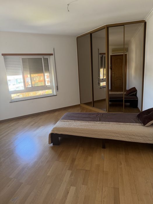 Quarto para arrendar