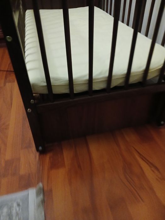 Дитяче ліжко з матрасом