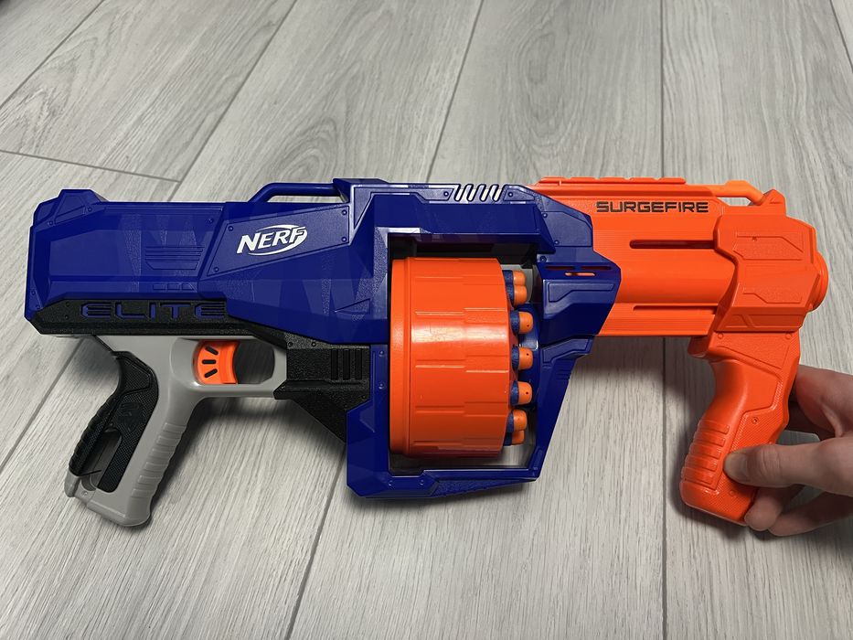 Бластер Nerf. Пістолет Nerf. Барабан
