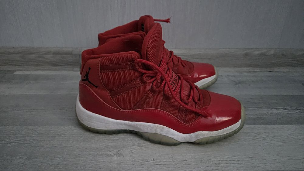Кросівки  Air Jordan 11 Retro Red 378037-623