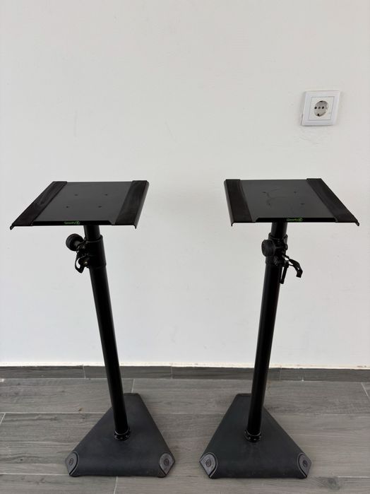 Par de Suportes para Monitores de Estúdio/Colunas - Gravity SP 3202