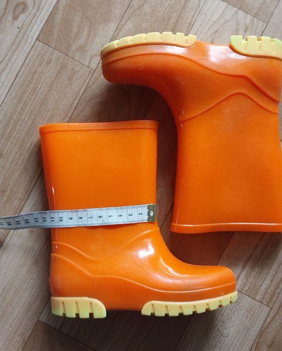 Продам гумові чобітки 26 розміру фірми  demar