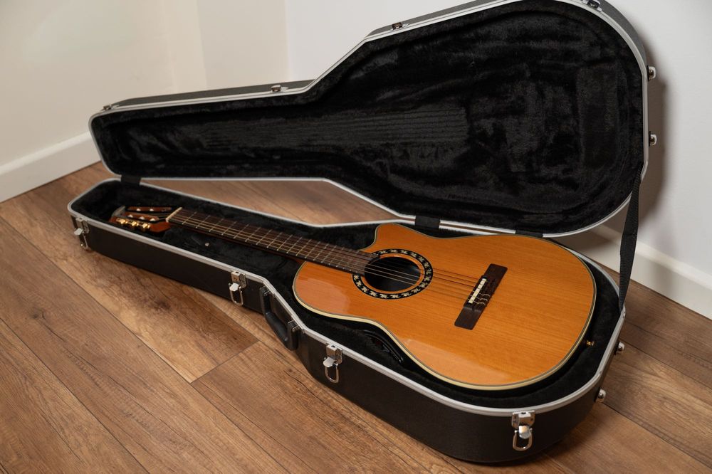 Ovation 1773AX-4-G + ZOOM A3