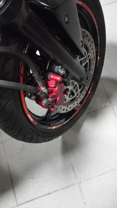 Kawasaki Z750 – Totalmente Renovada e Personalizada com Extras