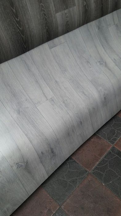 Побутовий та напівкомерційний лінолеум Таркетт та Sommer