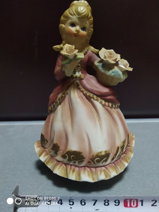 Оригинальная музыкальная статуэтка девочка.Европа.