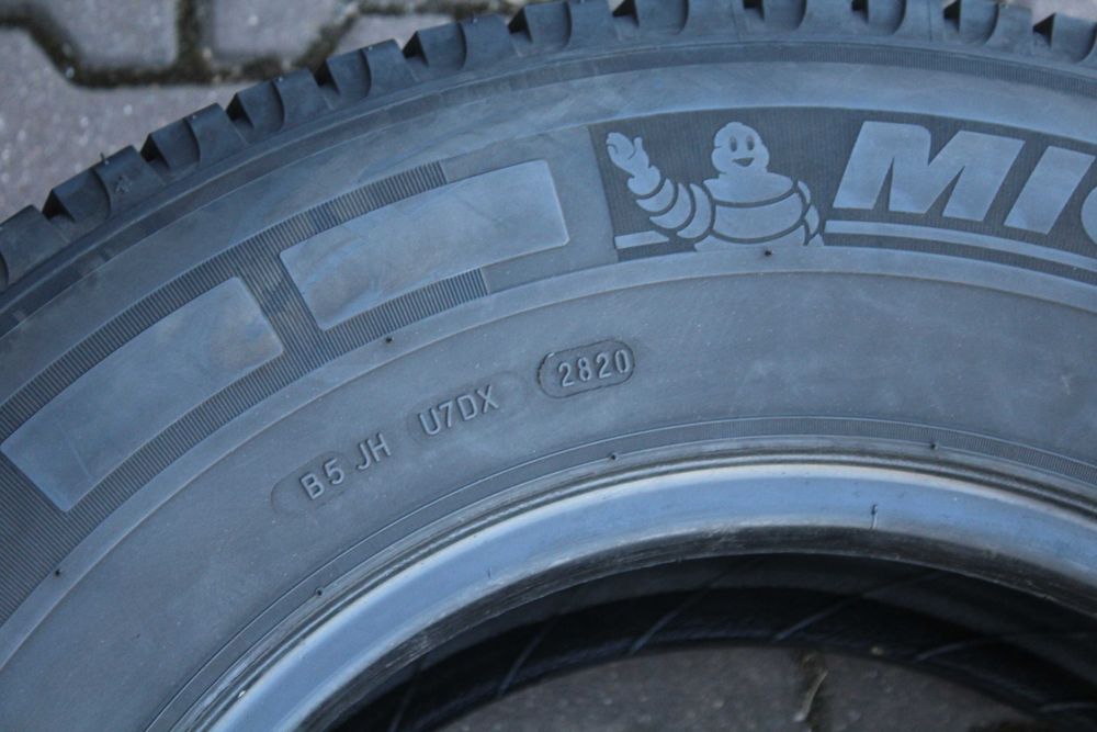 225 75 R16CP  Michelin Agiis Camping