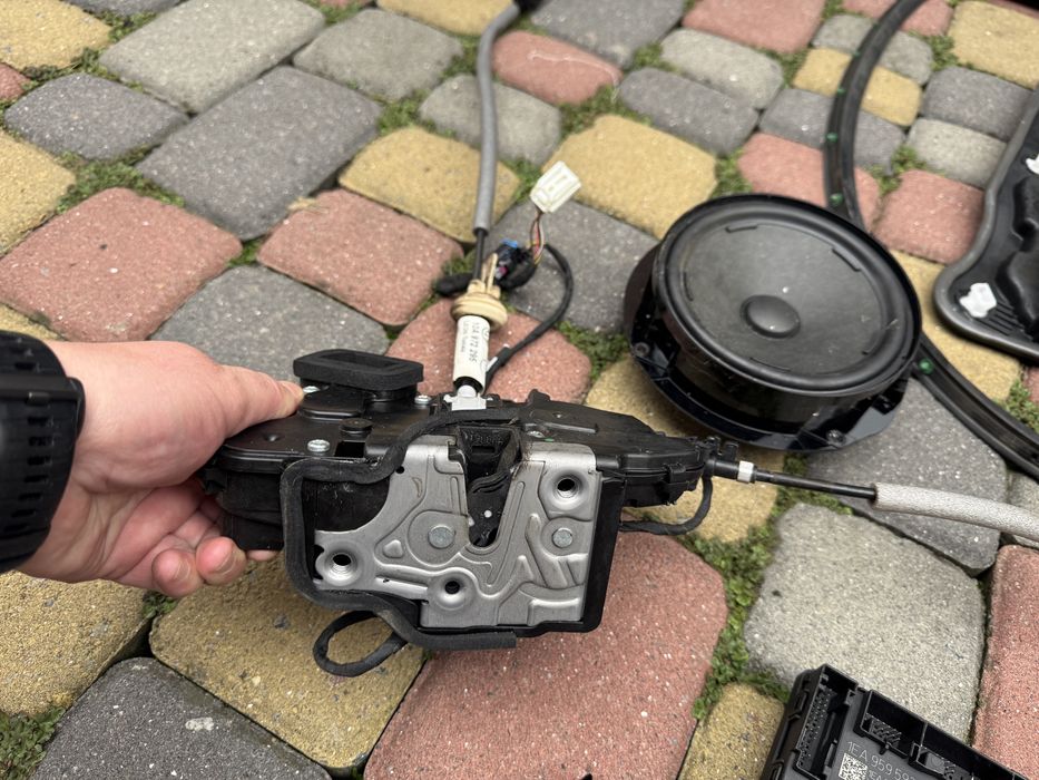 Карта id 3 ручка стіклопідйомник замок проводка огранічітєль дверка