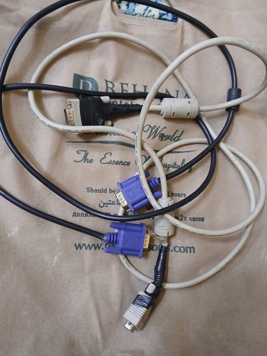 Кабель, шнур для монітора (VGA-VGA).