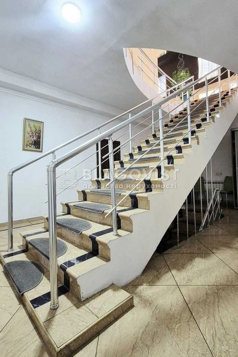 Продаж будинку 750м2 біля Києва 100 соток лес, озеро с. Нижча Дубечня