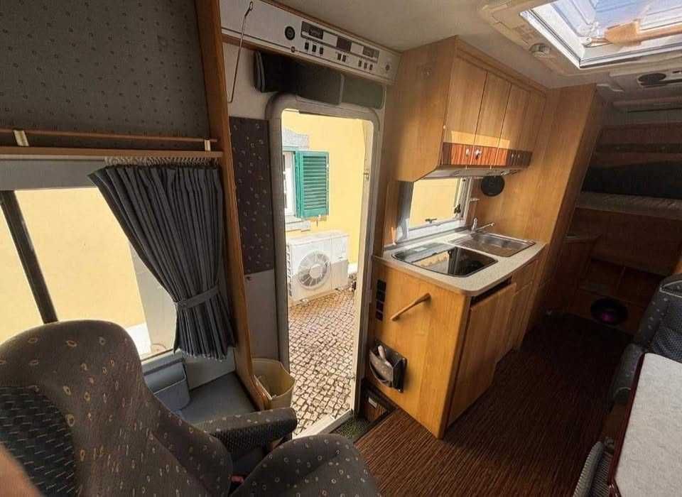 Auto Caravana Burstner i647 Elegance
