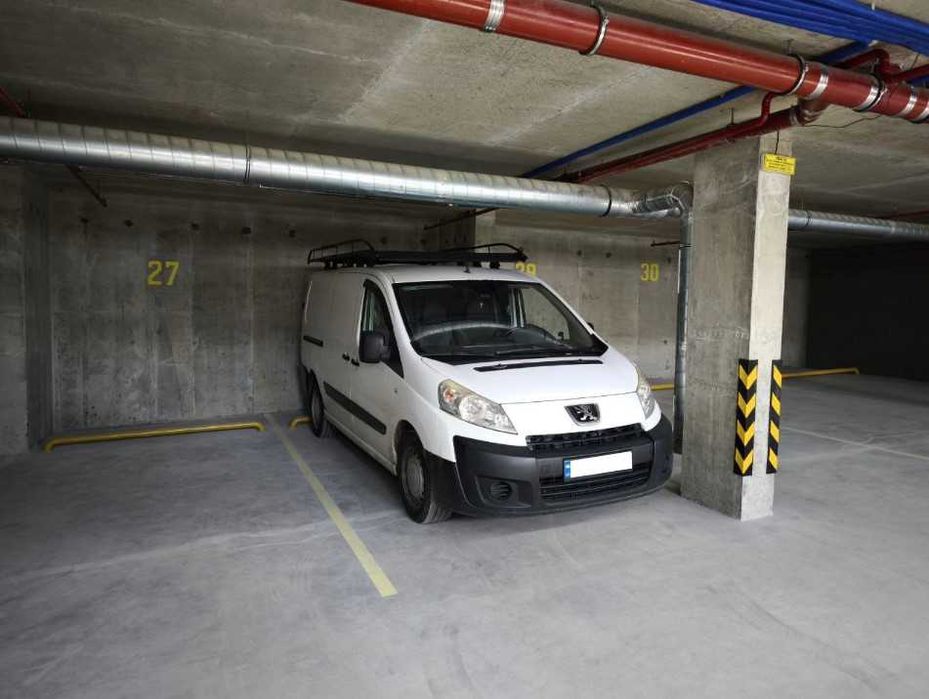 Оренда паркомісця,паркінг,гараж від власника с.Брюховичі,вул.Широка 22