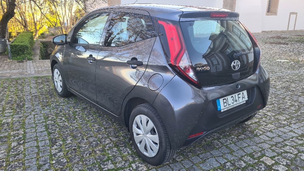 Toyota Aygo poucos km