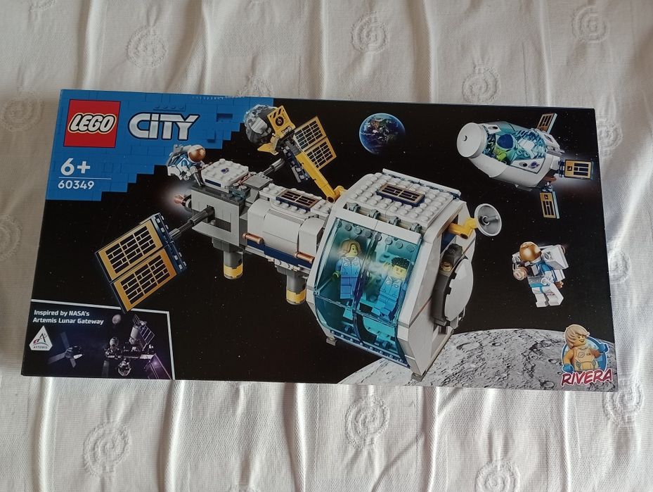 Lego stacja kosmiczna na księżycu 60349 Nowe