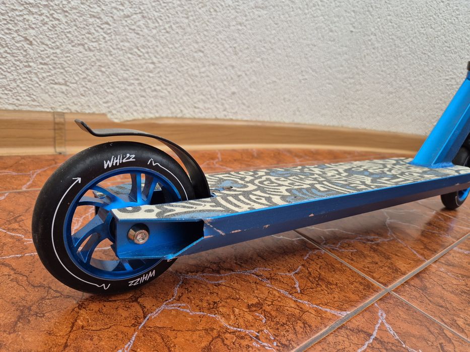 Двоколісний самокат Lionelo Whizz Blue Cobalt