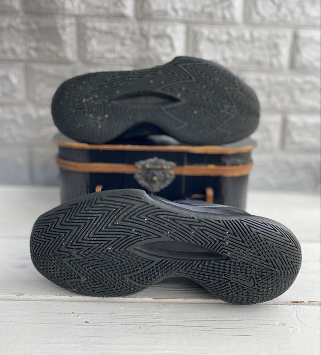 Баскетбольні кросівки Nike