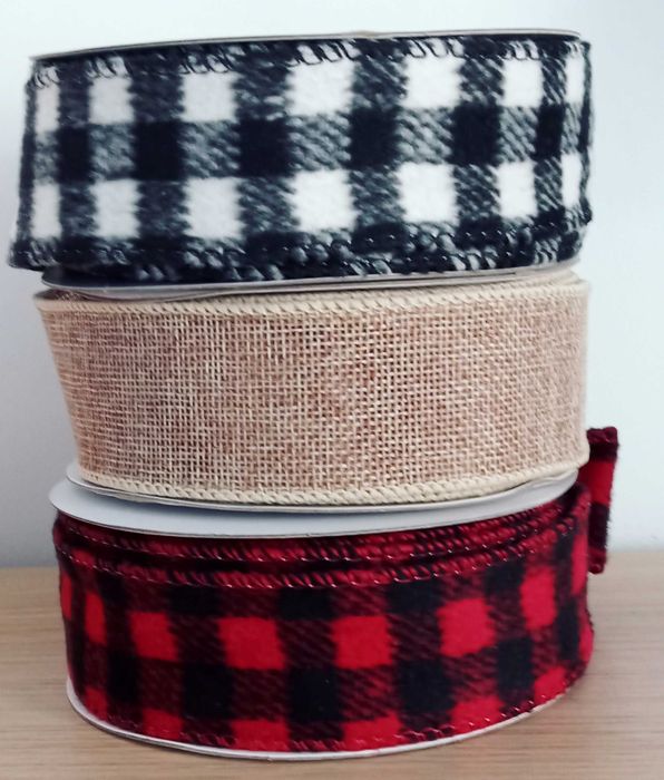 Ozdobne wstążki materiałowe