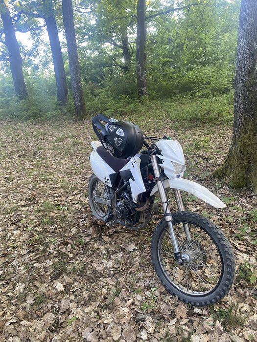 Продаю мотоцикл crdx 200