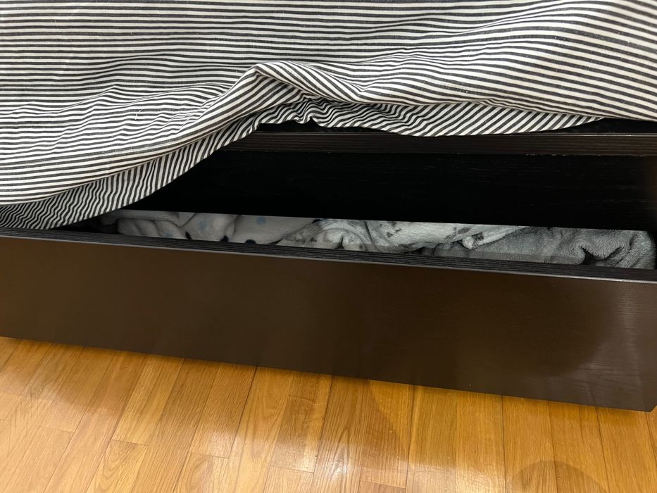 Cama ikea preta