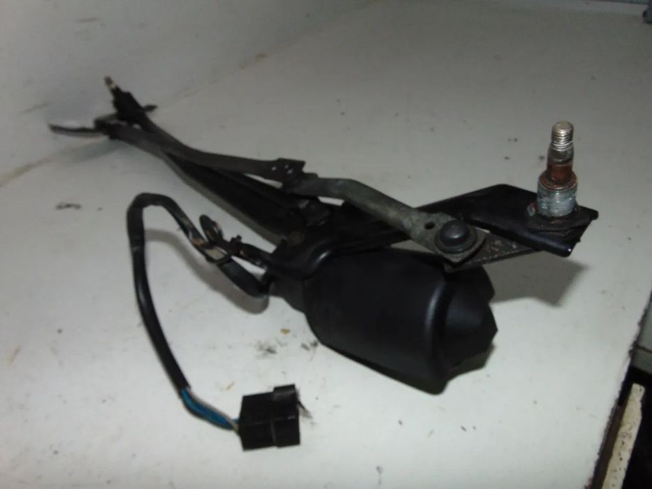Alfa Romeo 33 motor limpa vidros " usado em bom estado