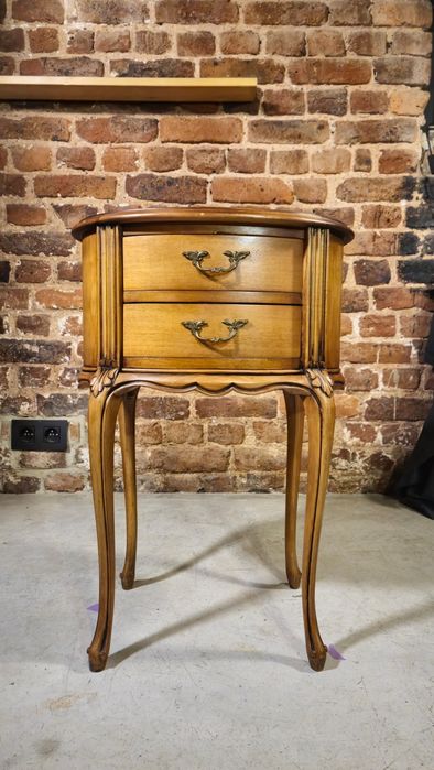 Nr. 901   Stylowe konsolki na kabriolowych nóżkach