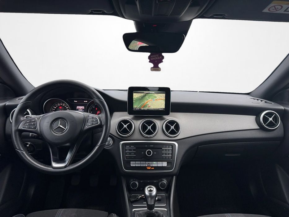 Mercedes Benz CLA 200 d Shooting Brake Urban