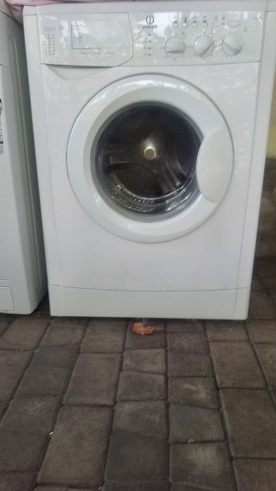 Продам стиралку индезит