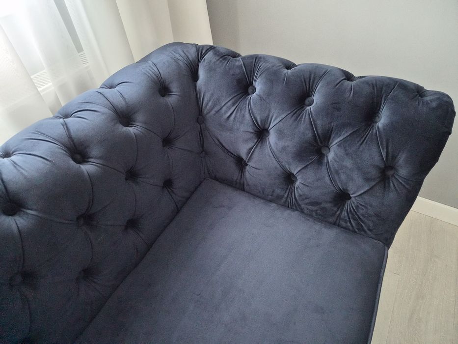 Sofa dwuosobowa Chesterfield
