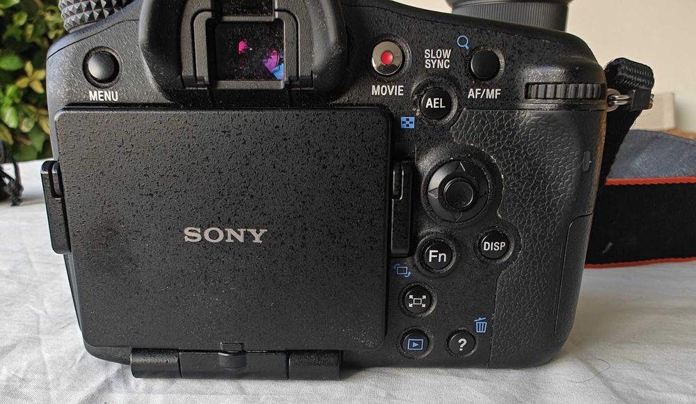 Vendo Máquina fotográfica  Sony Alpha SLT A77