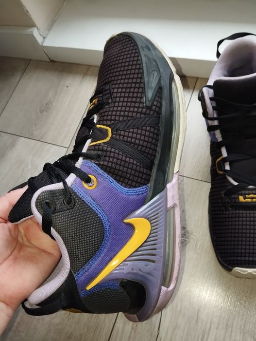 Buty do koszykówki Nike LeBron Witness 7 Lakers 46 30
