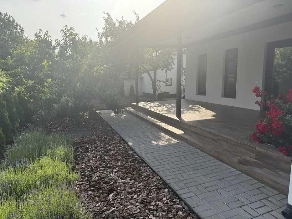 Будинок зі стильним ремонтом