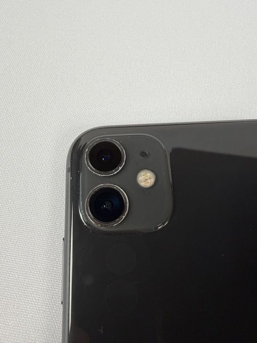 iPhone 11 em bom estado