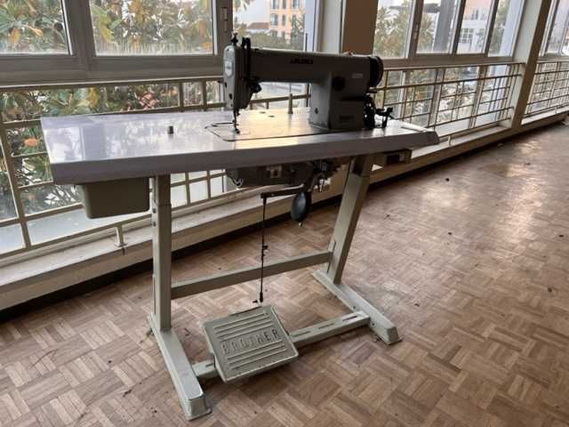 Maquina de Costura Industrial