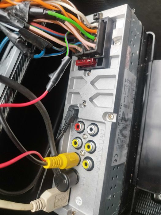 Auto rádio em bom estado