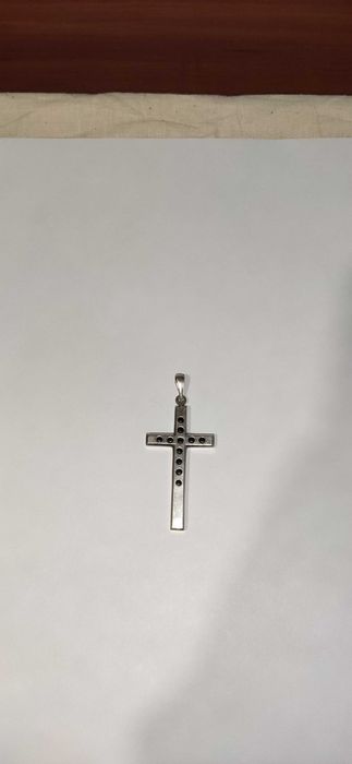 Продам серебряный крестик