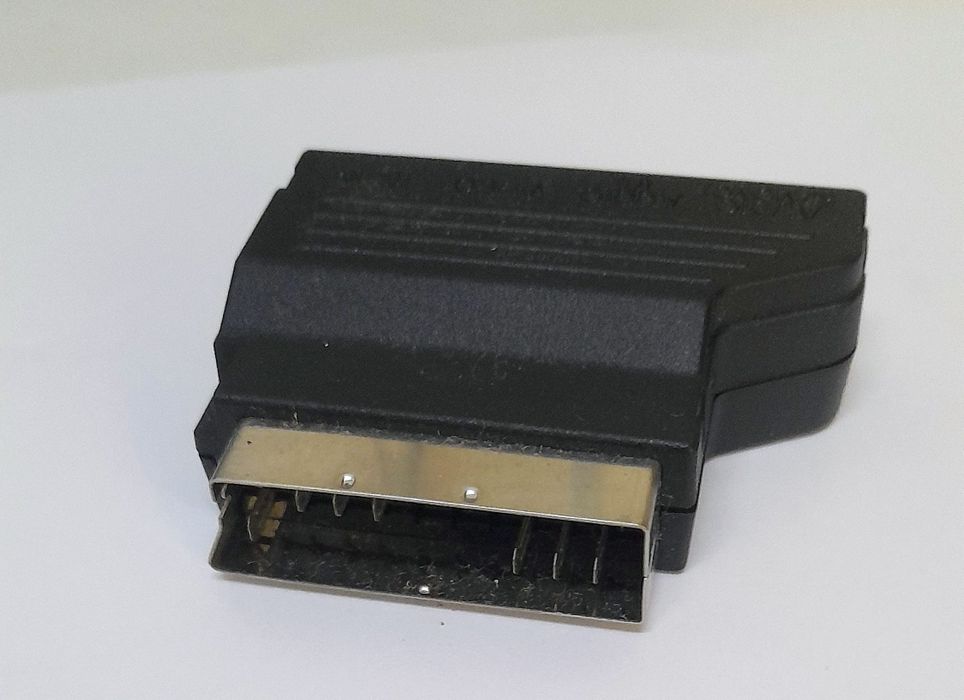 Adaptador de áudio e video para TV