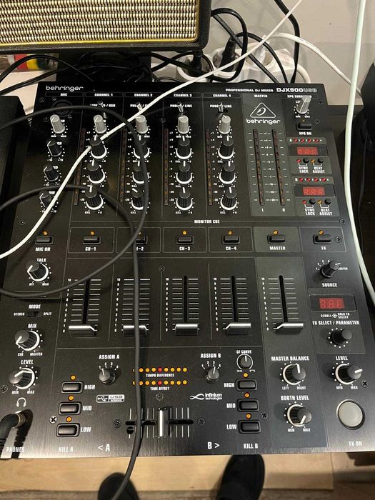 Behringer DJX900USB - como nova e com garantia