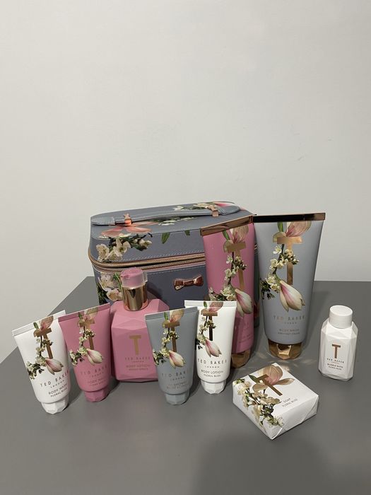Zestaw kosmetyków Ted Baker + kosmetyczka